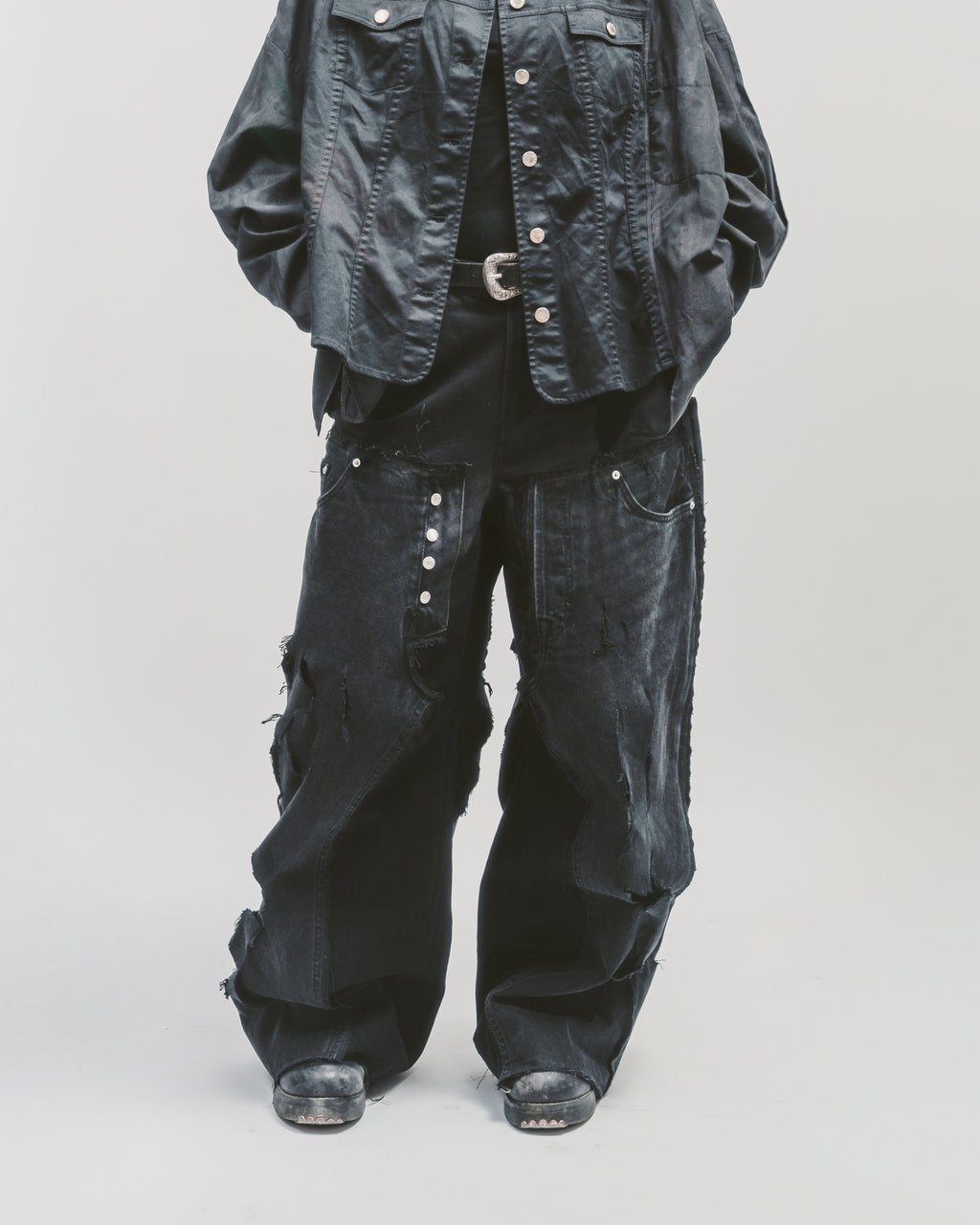 Upcycled 'Ripp' jeans | Dark denim jeans