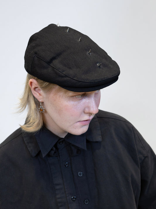 Female model wearing elieffekt punk worker hat